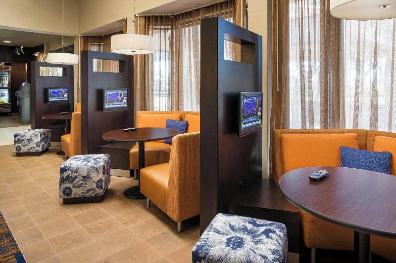 هتل Courtyard By Marriott Phoenix North