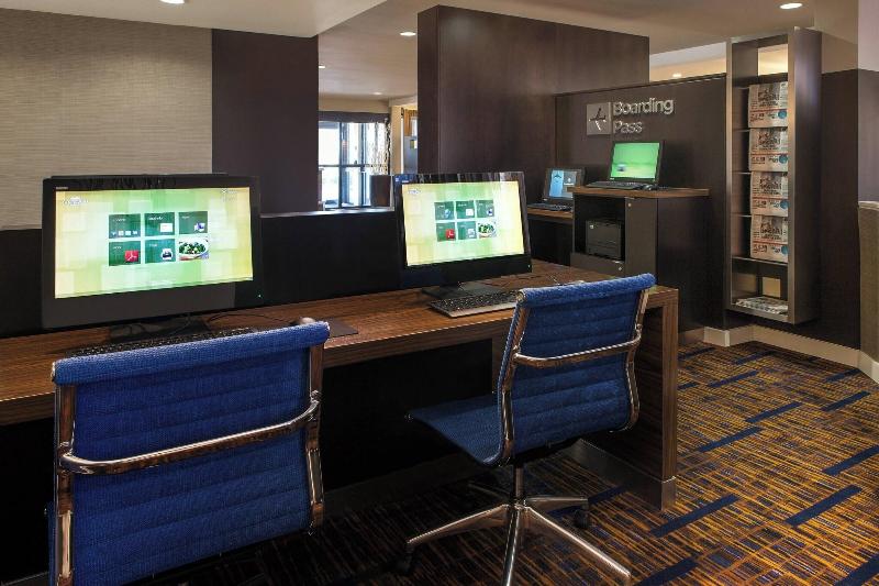 هتل Courtyard By Marriott Phoenix North