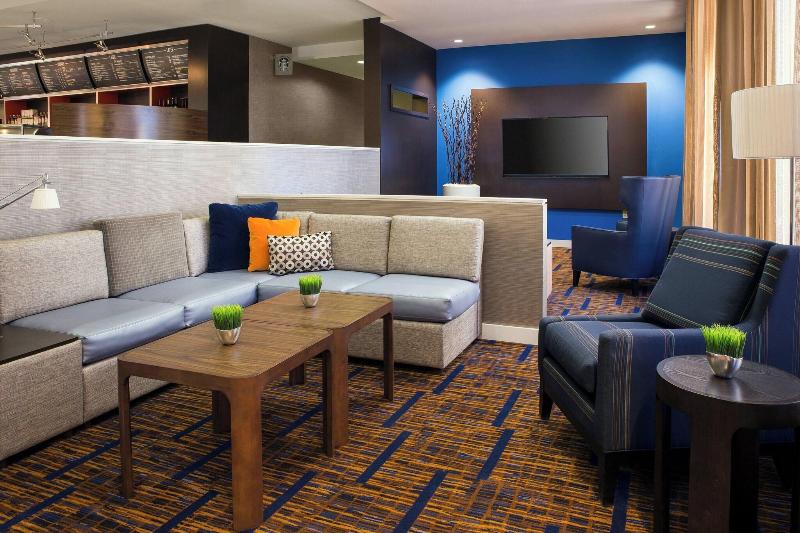 هتل Courtyard By Marriott Phoenix North