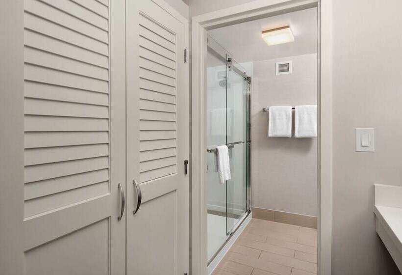 فندق Courtyard By Marriott Portland Beaverton