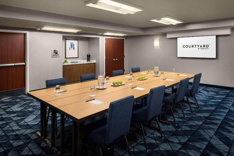 فندق Courtyard By Marriott Portland Beaverton