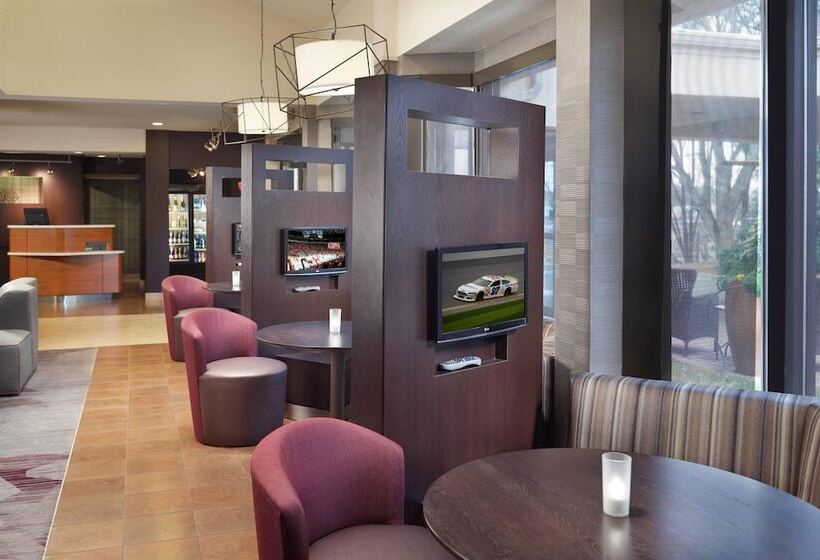 ホテル Courtyard By Marriott Raleigh Midtown