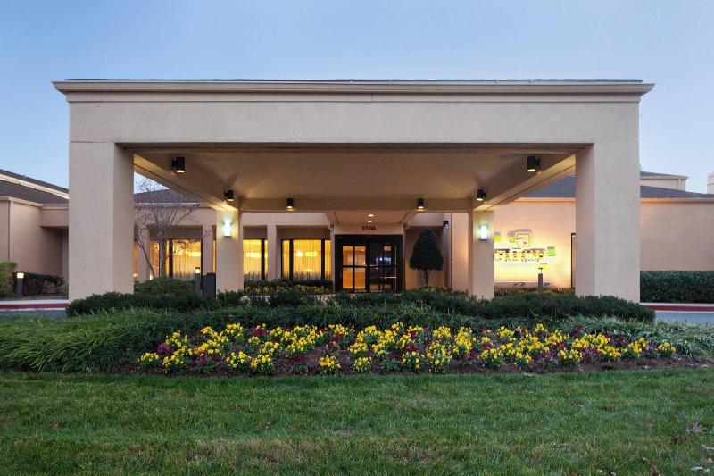 فندق Courtyard By Marriott Rockville