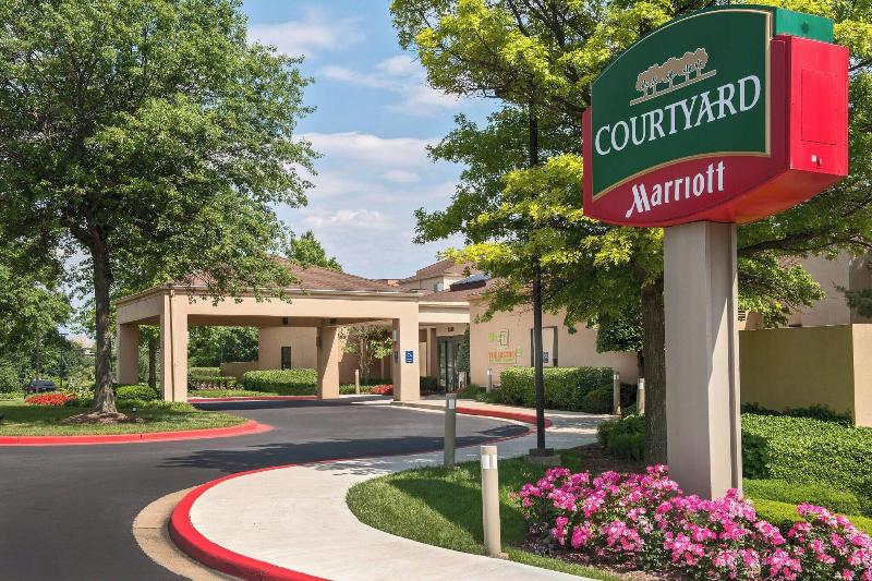 فندق Courtyard By Marriott Rockville