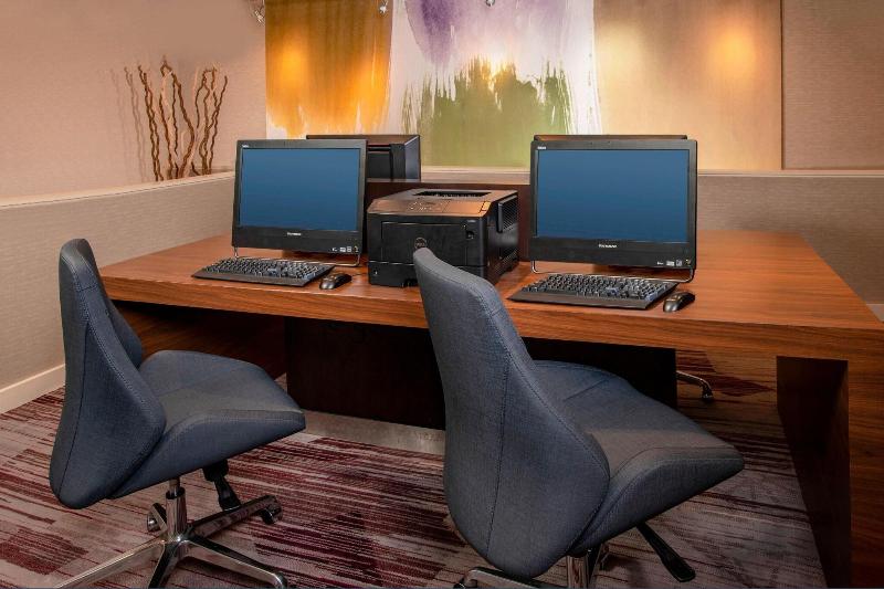 فندق Courtyard By Marriott Rockville