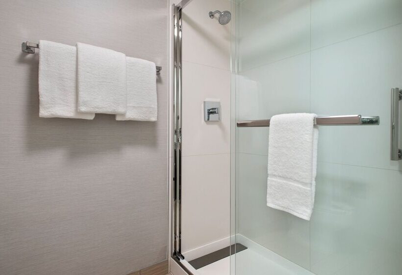 فندق Courtyard By Marriott Rye