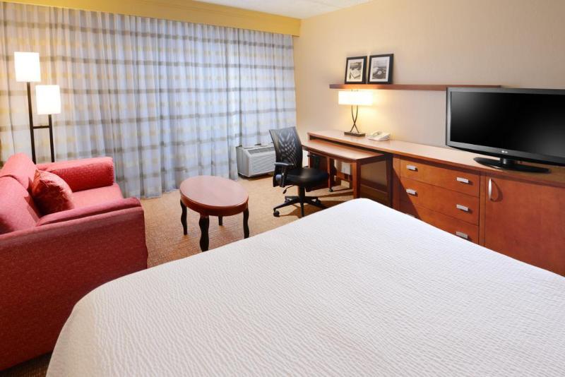 فندق Courtyard By Marriott San Antonio Airport