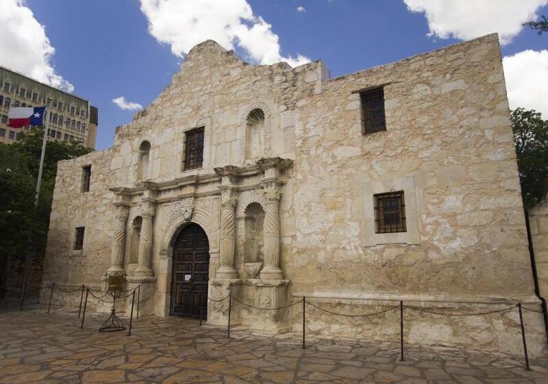 فندق Courtyard By Marriott San Antonio Airport