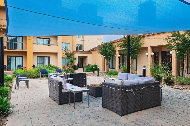 فندق Courtyard By Marriott San Antonio Airport