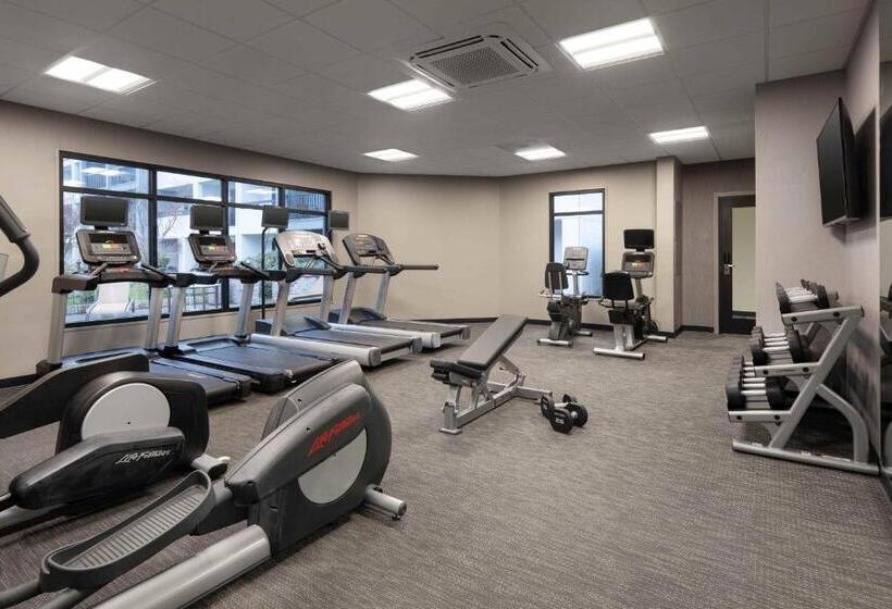 Отель Courtyard Seattle Southcenter