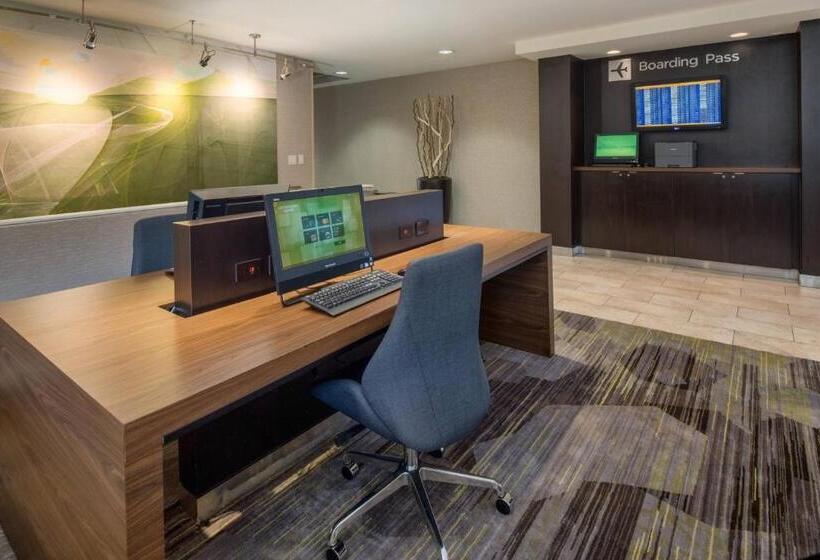 Отель Courtyard Seattle Southcenter