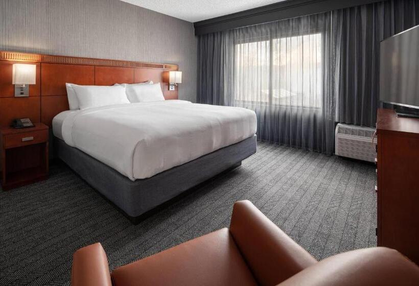 Отель Courtyard Seattle Southcenter