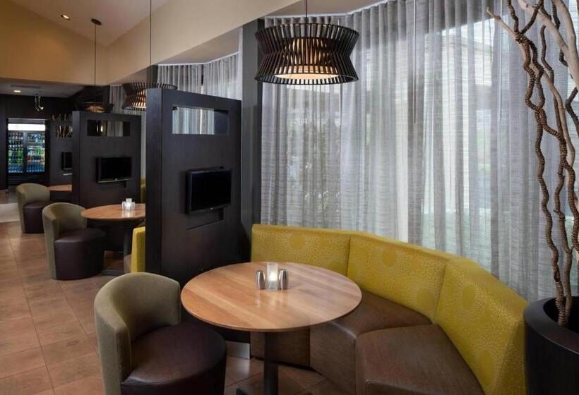 호텔 Courtyard St. Louis Creve Coeur