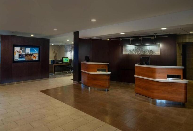 호텔 Courtyard St. Louis Creve Coeur