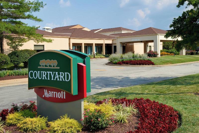 فندق Courtyard St. Louis Creve Coeur