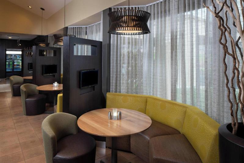 호텔 Courtyard St. Louis Creve Coeur