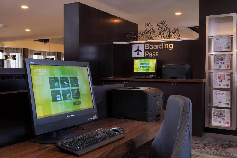 호텔 Courtyard St. Louis Creve Coeur