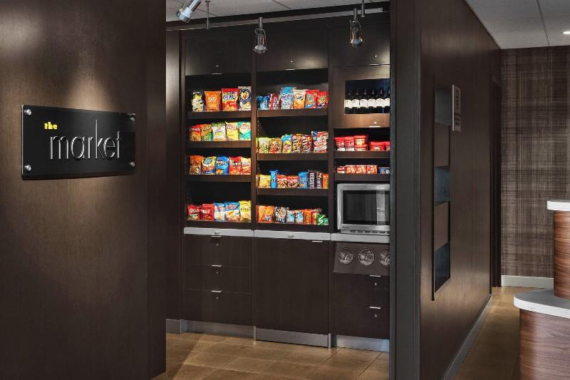 Отель Courtyard Syracuse Carrier Circle