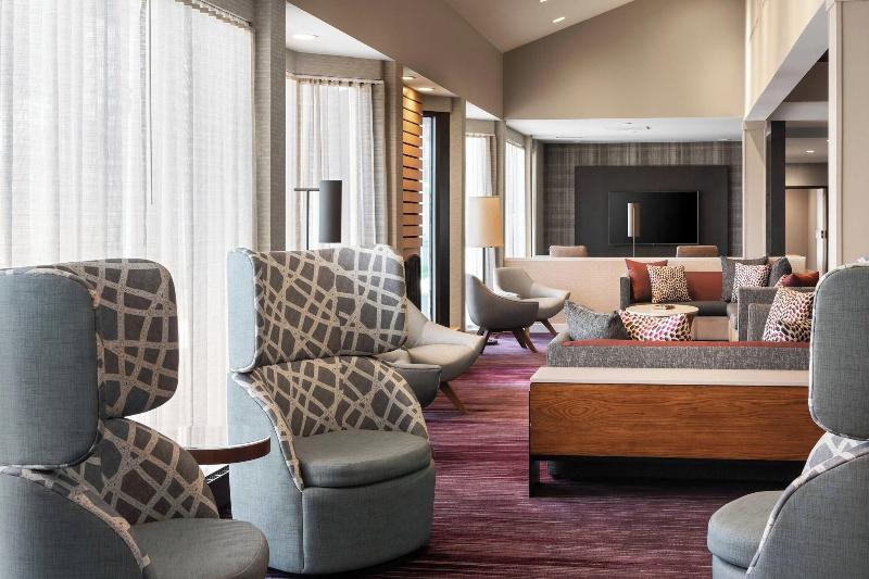 Отель Courtyard Syracuse Carrier Circle