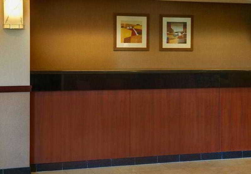 Отель Courtyard Toledo Airport Holland