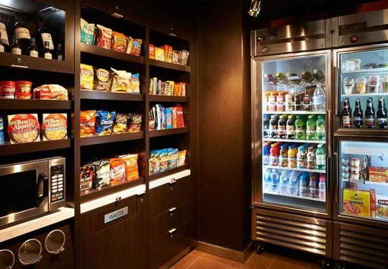 Отель Courtyard Toledo Airport Holland