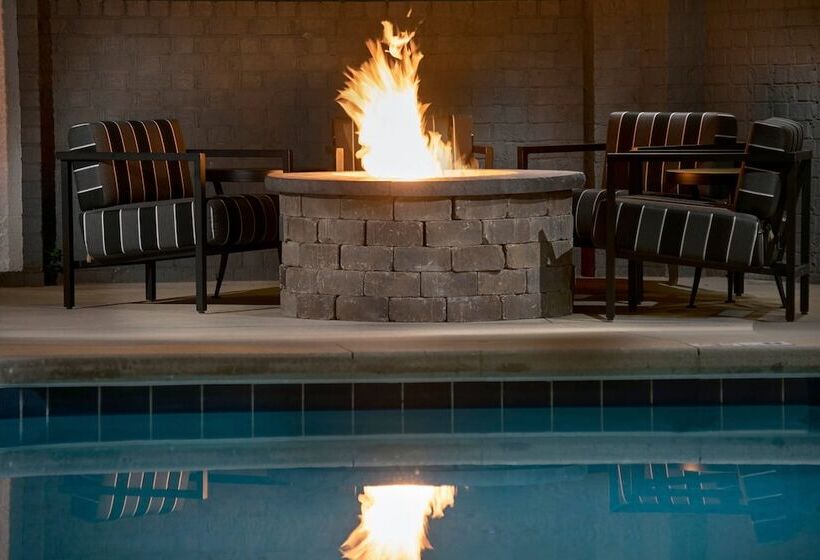 호텔 Courtyard Winstonsalem University