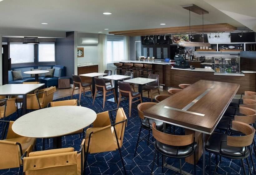 호텔 Courtyard Winstonsalem University