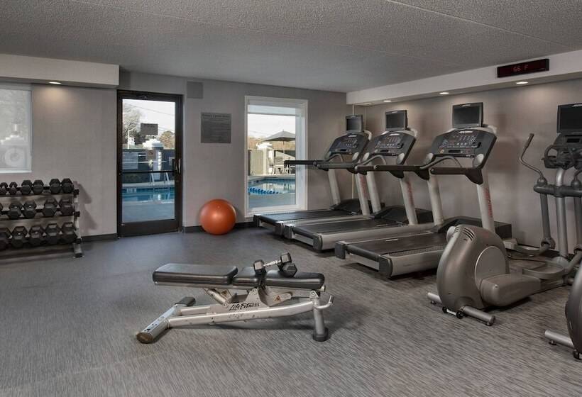 호텔 Courtyard Winstonsalem University