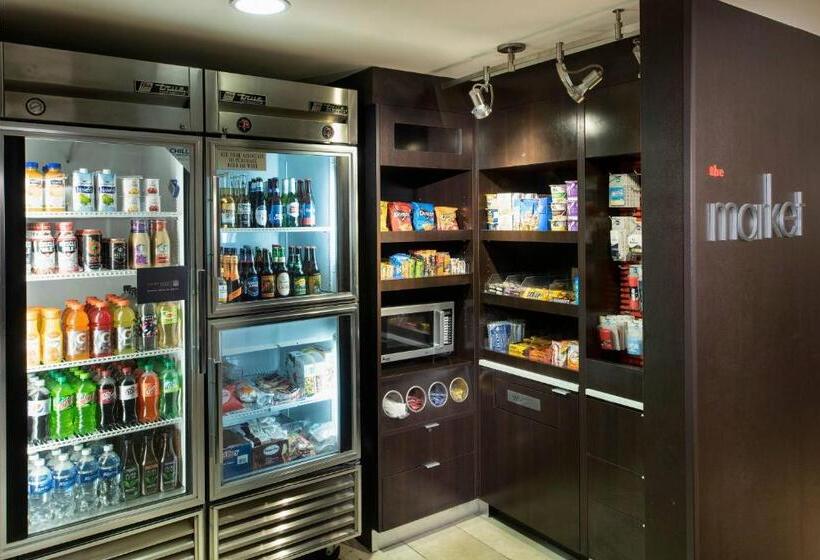 호텔 Courtyard Winstonsalem University