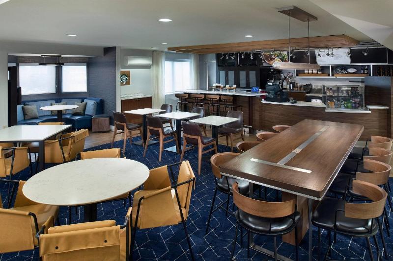 호텔 Courtyard Winstonsalem University