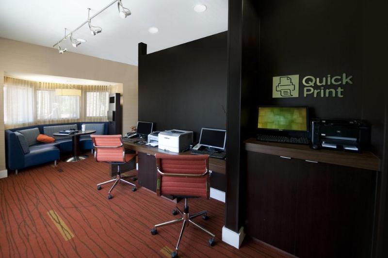 호텔 Courtyard Winstonsalem University