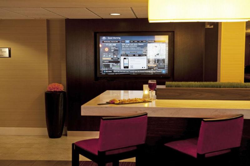 호텔 Courtyard Winstonsalem University