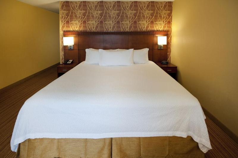 호텔 Courtyard Winstonsalem University