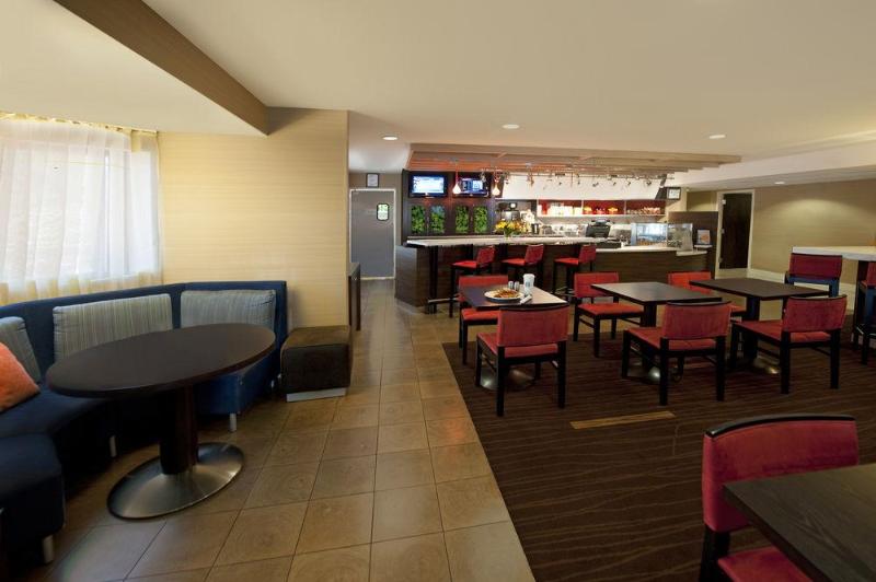 호텔 Courtyard Winstonsalem University