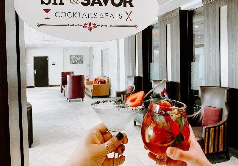 هتل Crowne Plaza Chicago Sw   Burr Ridge, An Ihg