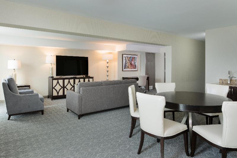 هتل Crowne Plaza Chicago Sw   Burr Ridge, An Ihg