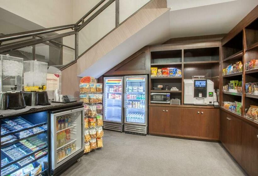 هتل Crowne Plaza Danbury, An Ihg