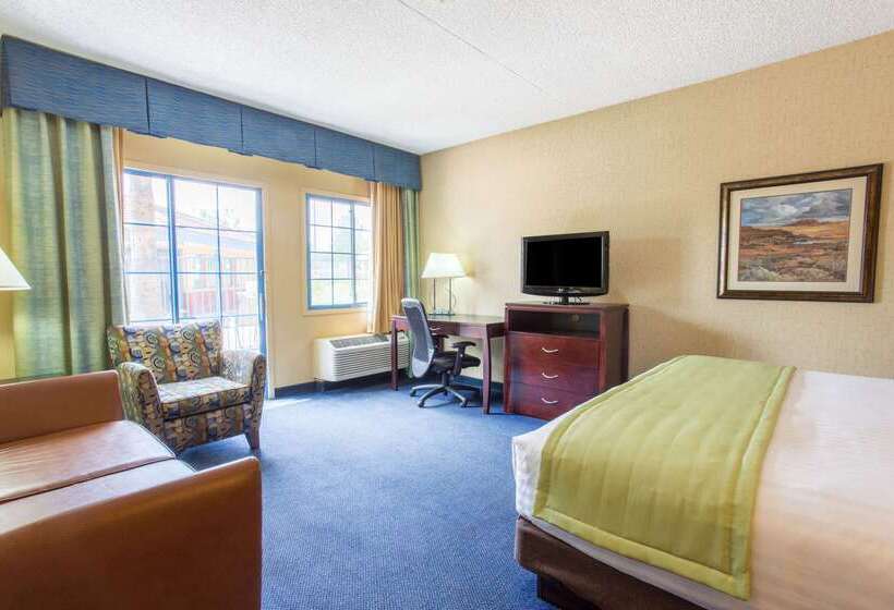 هتل Days Inn & Suites By Wyndham Mesa Near Phoenix