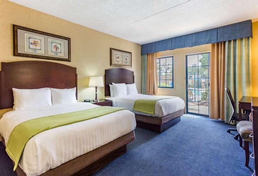 هتل Days Inn & Suites By Wyndham Mesa Near Phoenix