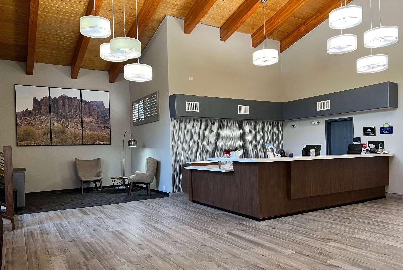 هتل Days Inn & Suites By Wyndham Mesa Near Phoenix