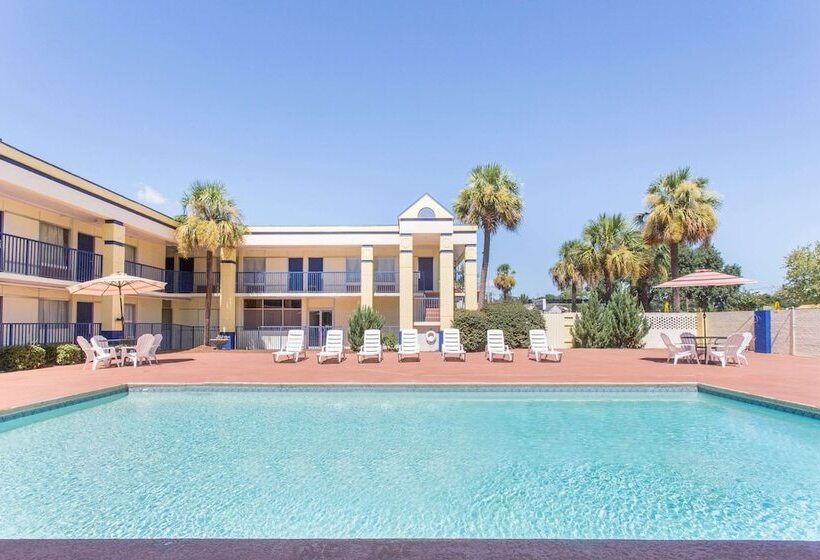 هتل Days Inn By Wyndham Albany