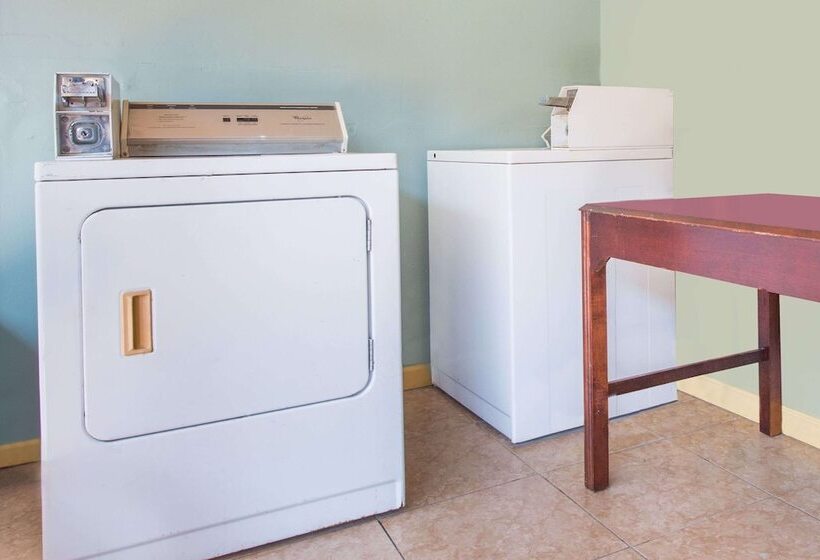 Отель Days Inn By Wyndham Albany