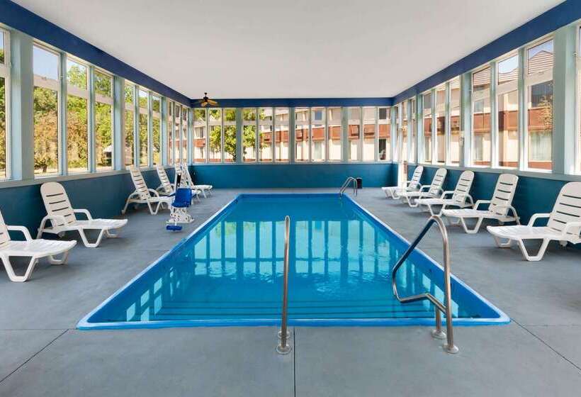 فندق Days Inn By Wyndham Albion