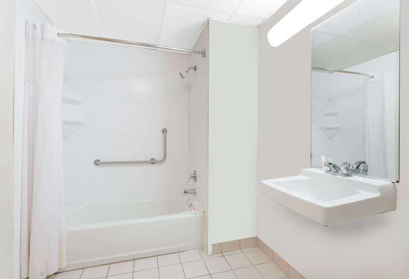 Отель Days Inn By Wyndham Augusta Wheeler Road