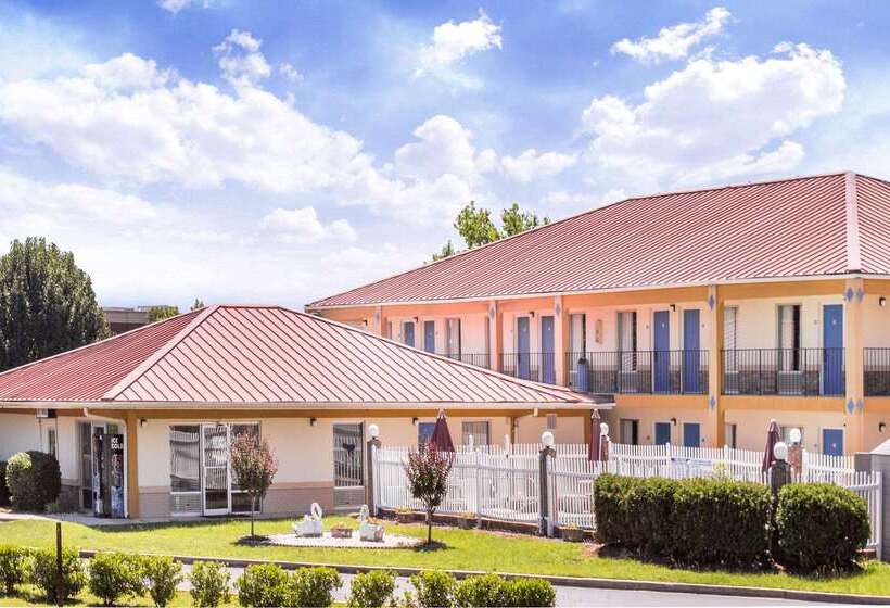 Отель Days Inn By Wyndham Augusta Wheeler Road