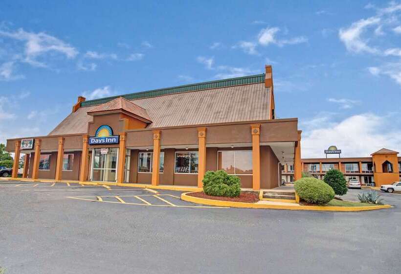 فندق Days Inn By Wyndham Benson