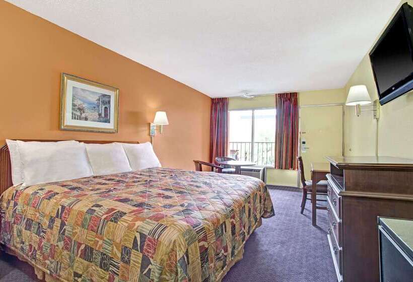 فندق Days Inn By Wyndham Benson