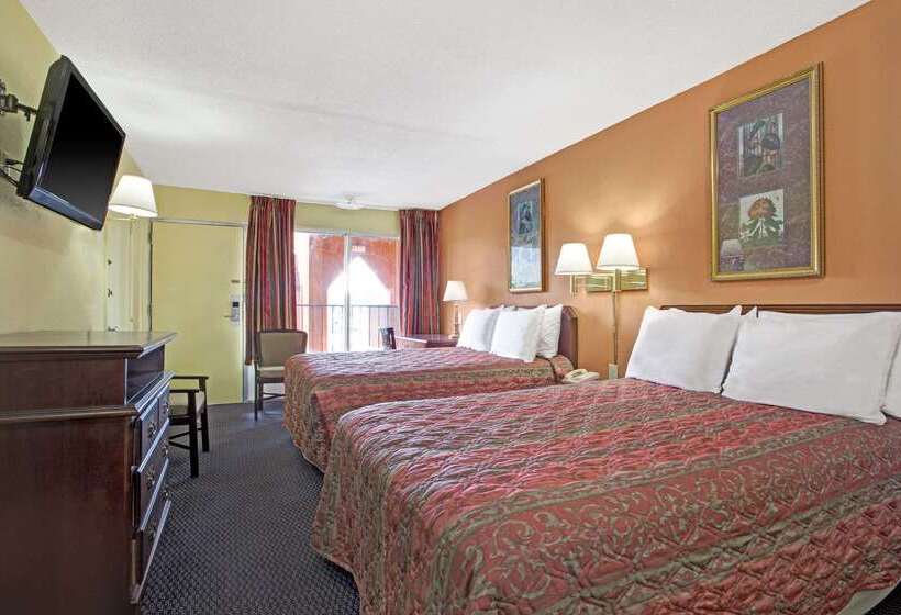 فندق Days Inn By Wyndham Benson