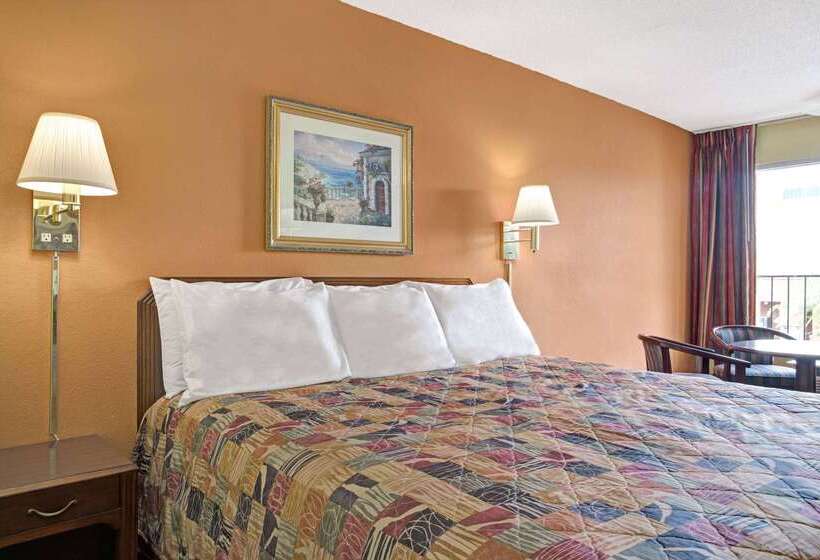 فندق Days Inn By Wyndham Benson