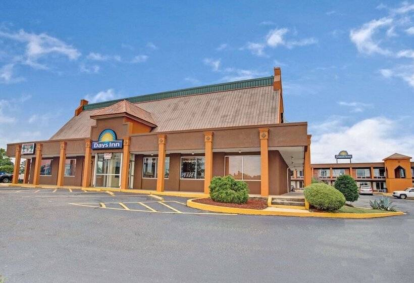 فندق Days Inn By Wyndham Benson